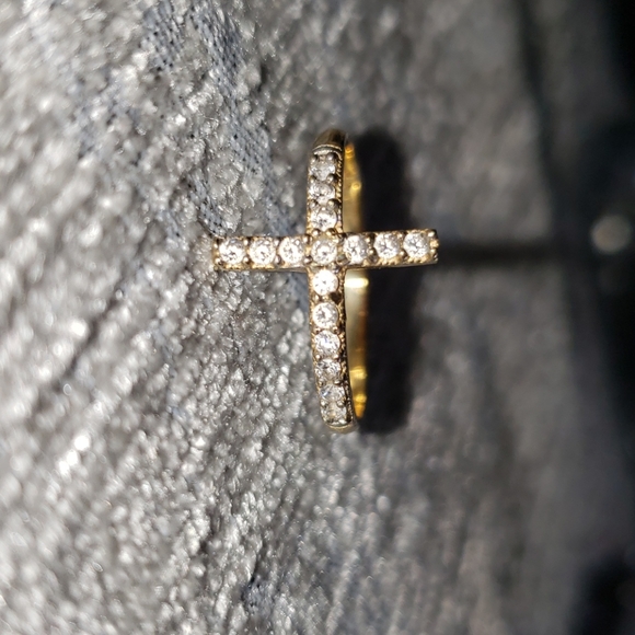 Ring - Picture 2 of 5